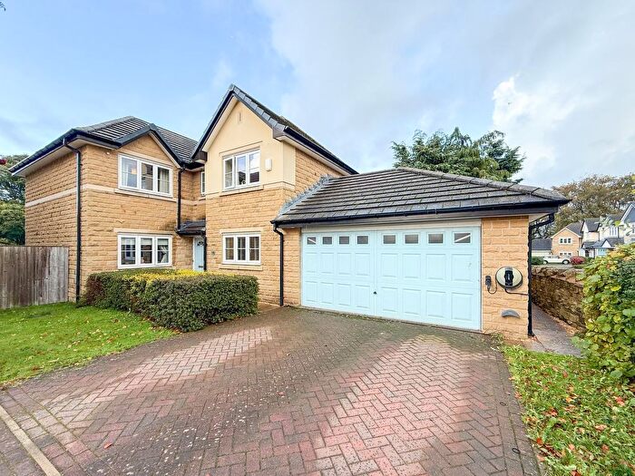 4 Bedroom Detached House For Sale In Weavers Mill Way, New Mill, Holmfirth, HD9