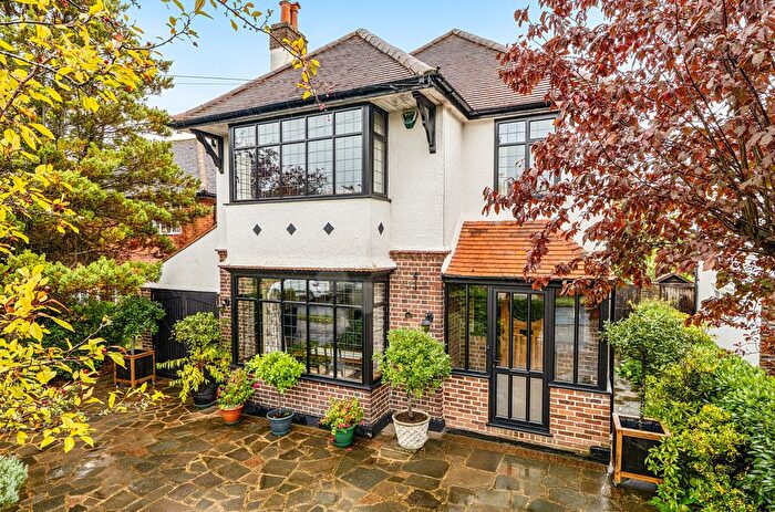4 Bedroom Detached House For Sale In Sutherland Avenue, Petts Wood, Orpington, BR5