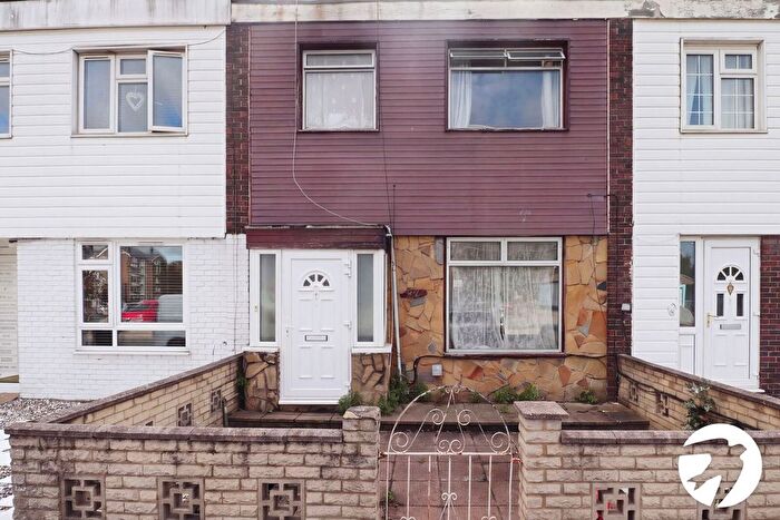 3 Bedroom Detached House For Sale In Finchale Road, London, SE2