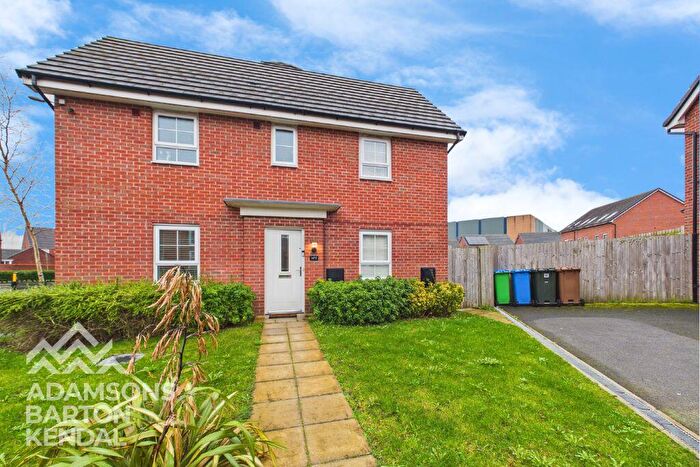 3 Bedroom Mews For Sale In Stanley Way, Kingsway, OL16