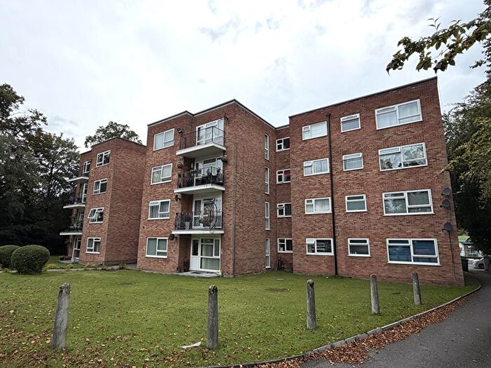 2 Bedroom Flat For Sale In Lynwood Court, Middleton Road, Manchester., M8