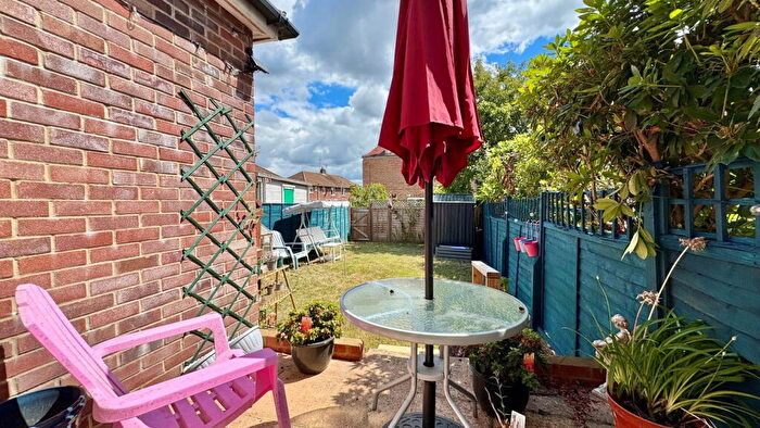 2 Bedroom Terraced House For Sale In Brummell Road, Newbury, RG14