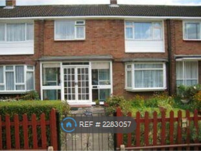 1 Bedroom Flat To Rent In Burden Way, London, E11