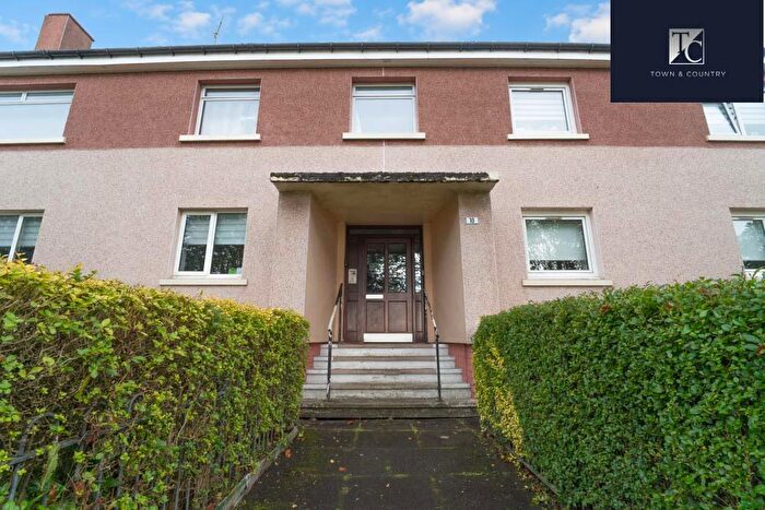 2 Bedroom Flat For Sale In Howgate Avenue, Drumchapel, G15