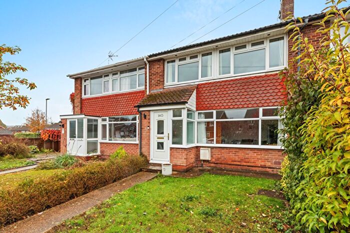 3 Bedroom Terraced House For Sale In Ingram Avenue, Aylesbury, HP21