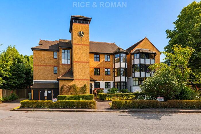 2 Bedroom Flat For Sale In Victoria Place, Esher, KT10