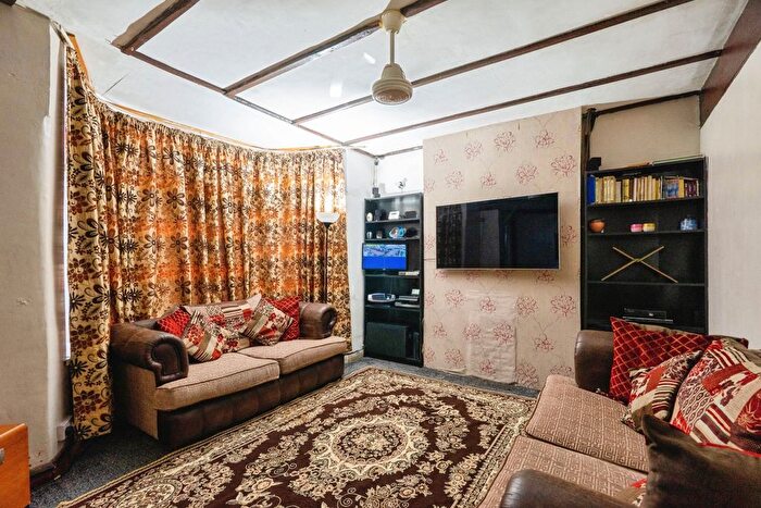 4 Bedroom End Of Terrace House For Sale In Burges Road, London, E6