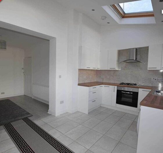3 Bedroom Terraced House To Rent In Tiverton Road, Edgware, HA8
