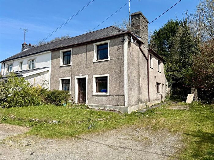 3 Bedroom Semi-Detached House For Sale In Drefach, Llanybydder, SA40