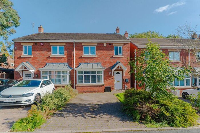 3 Bedroom Semi-Detached House For Sale In Millbrook Gardens, Moseley, Birmingham, B13