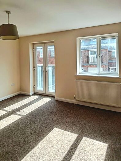 2 Bedroom Flat To Rent In Lewis Road, Selsey, PO20