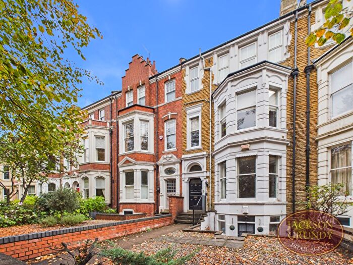 2 Bedroom Flat For Sale In East Park Parade, Northampton, NN1