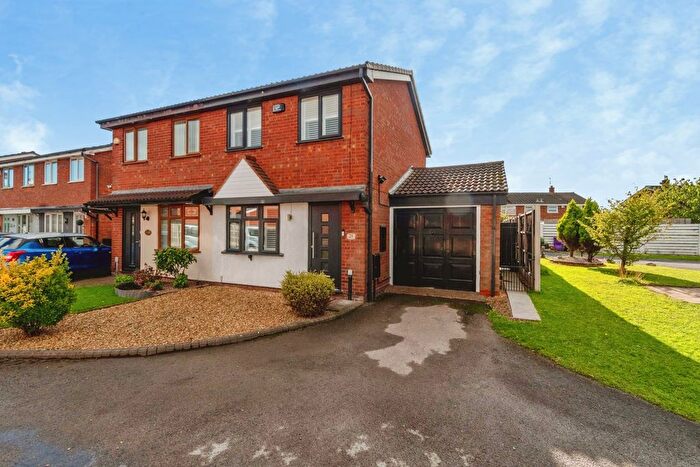 2 Bedroom Semi-Detached House For Sale In Ewhurst Close, Willenhall, West Midlands, WV13