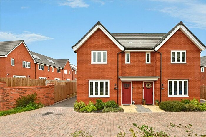 3 Bedroom Semi-Detached House For Sale In Magnus Drive, Cheshire, CW12