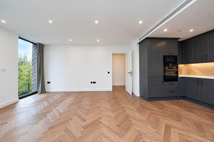 2 Bedroom Flat To Rent In Merino Gardens, London, E1W