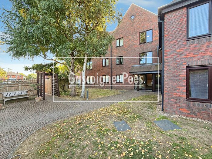1 Bedroom Flat To Rent In Cobham Gate, Cobham, KT11