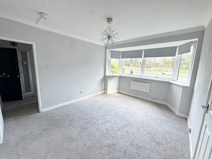 1 Bedroom Flat To Rent In Lode Lane, Solihull, B92