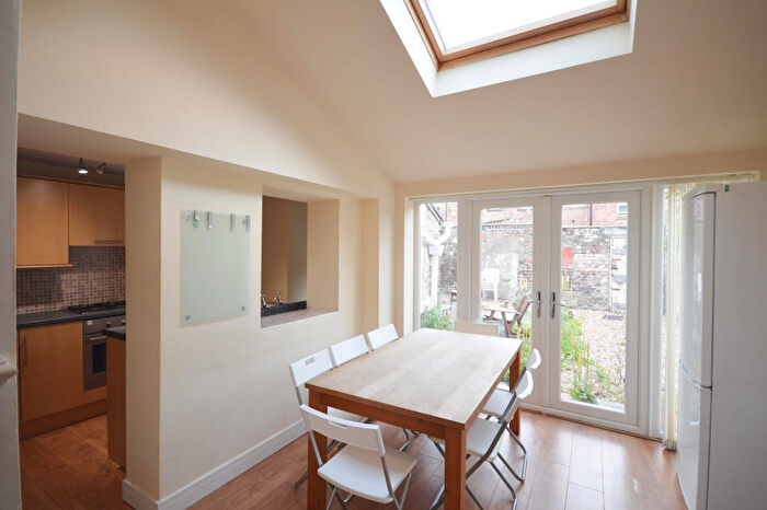 7 Bedroom Terraced House To Rent In £pppw - Holly Avenue, Jesmond, Newcastle Upon Tyne, NE2
