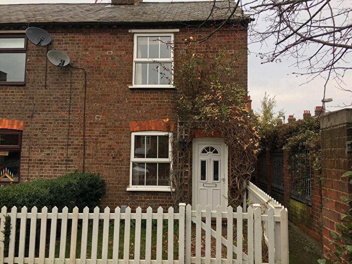 2 Bedroom End Of Terrace House To Rent In George Street, Chesham, HP5