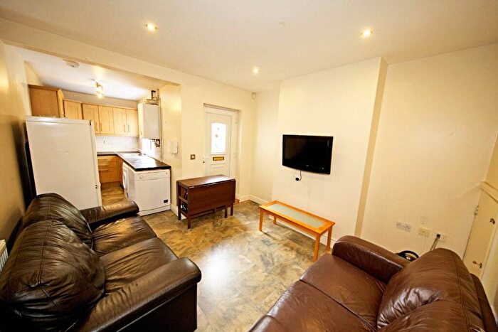 3 Bedroom Terraced House To Rent In Granville Street, Loughborough, LE11