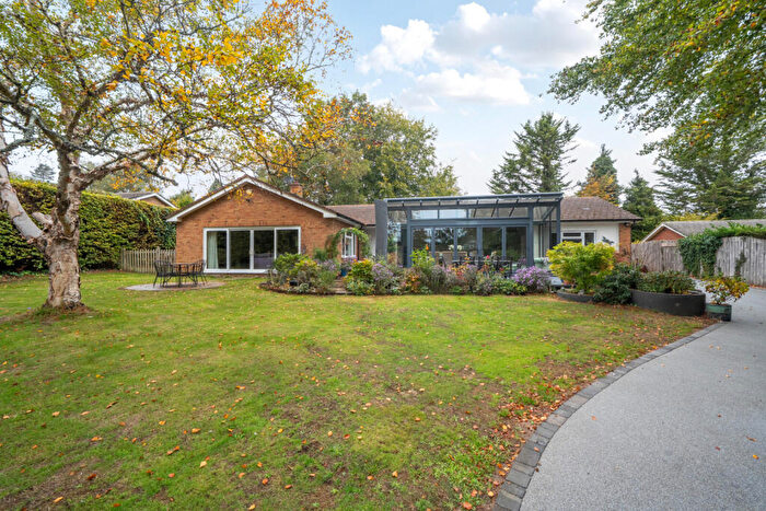 4 Bedroom Bungalow For Sale In Green Lane, Pangbourne, Reading, Berkshire, RG8