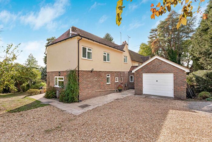 4 Bedroom Semi-Detached House For Sale In Vicarage Lane, The Bourne, Farnham, Surrey, GU9