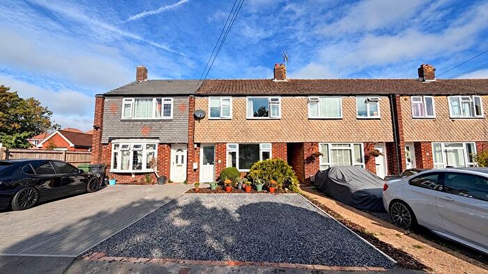 3 Bedroom Terraced House For Sale In Beech Road, Hedge End, SO30
