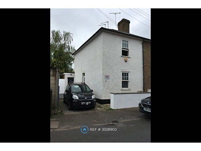 3 Bedroom Semi-Detached House To Rent In Albion Road, Hounslow, TW3