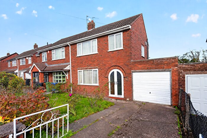3 Bedroom Semi-Detached House For Sale In Paul Street, Coseley, Bilston, WV14