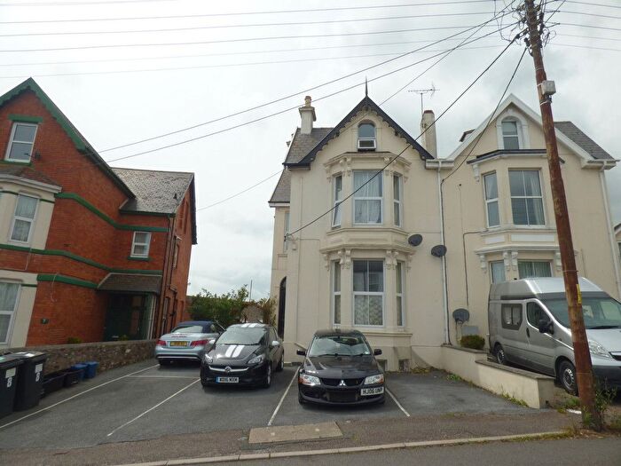 1 Bedroom Flat To Rent In Hermosa Road, Teignmouth, TQ14