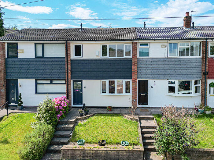 3 Bedroom Terraced House For Sale In Turfland Avenue, Royton, OL2
