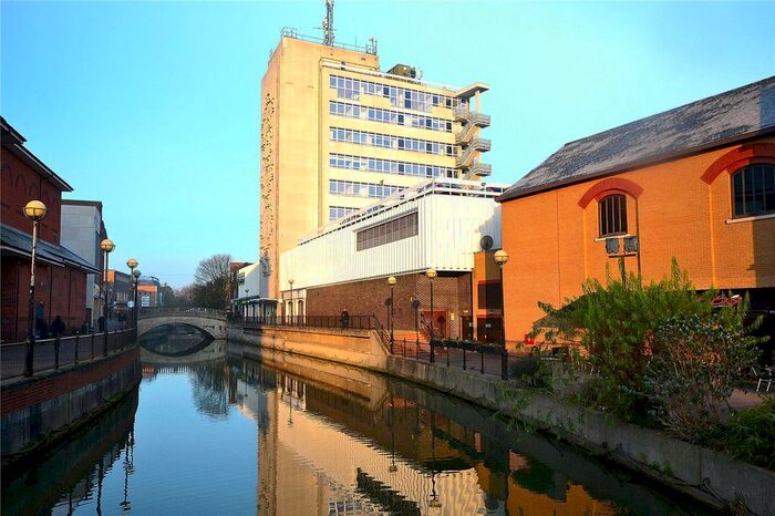 2 Bedroom Flat To Rent In Canside, Meadow Walk, Chelmsford, Essex, CM1
