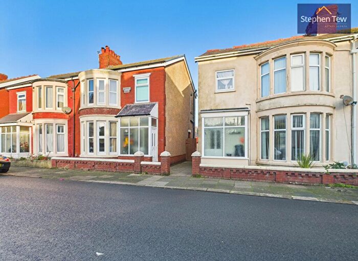 1 Bedroom Flat For Sale In Northfield Avenue, Blackpool, FY1