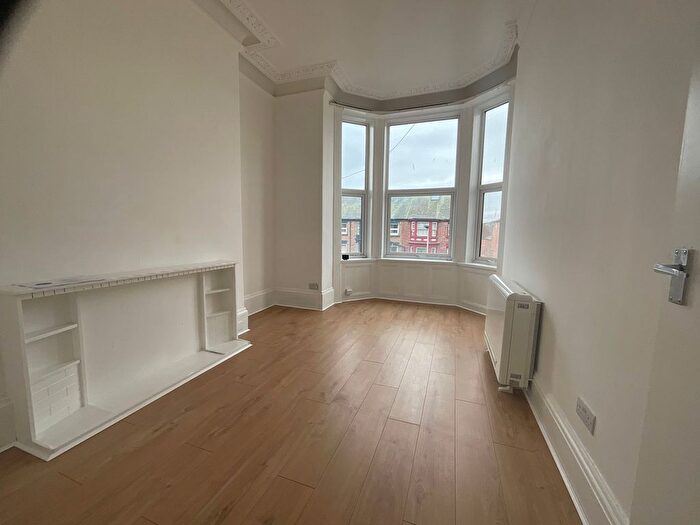 1 Bedroom Flat To Rent In Aberdeen Walk, Scarborough, YO11