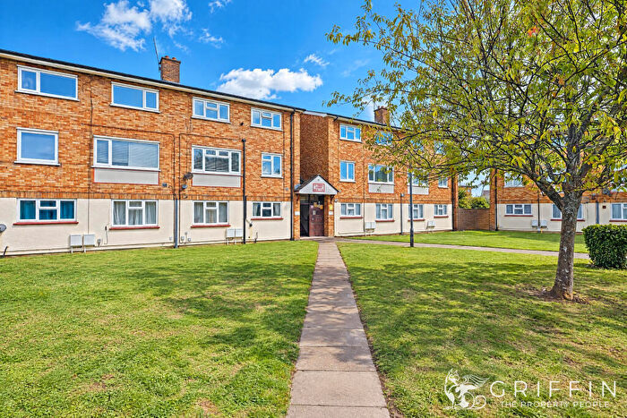 3 Bedroom Flat For Sale In Crammavill Street, Stifford Clays, Grays, RM16