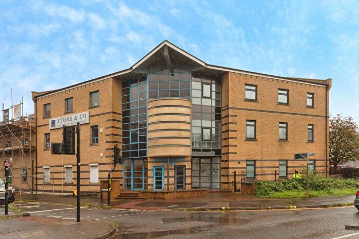 2 Bedroom Flat To Rent In Charnwood House, Marsh Street, BS3