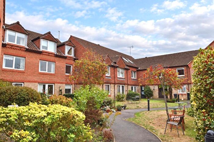 1 Bedroom Flat For Sale In Bridge Court, Springfield Meadows, Weybridge, KT13