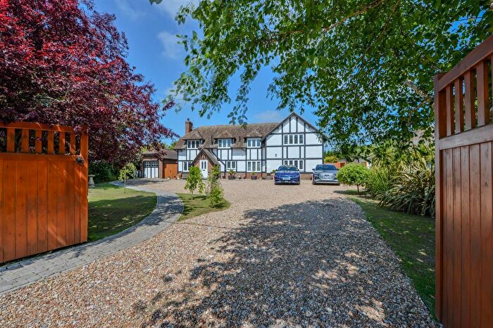 4 Bedroom Detached House For Sale In Molehill Road, Chestfield, Whitstable, CT5
