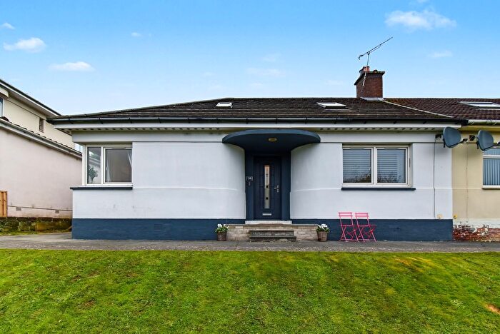 3 Bedroom Semi-Detached House For Sale In Glasgow Road, Kilsyth, G65