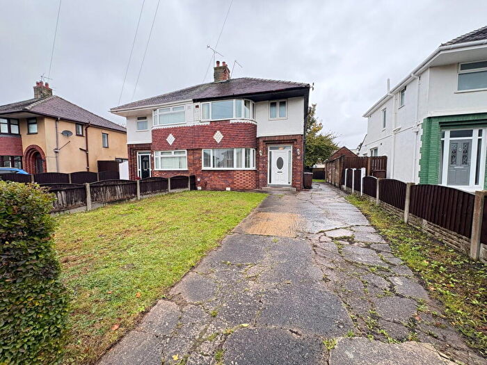 3 Bedroom Semi-Detached House For Sale In Altway, Aintree, L10