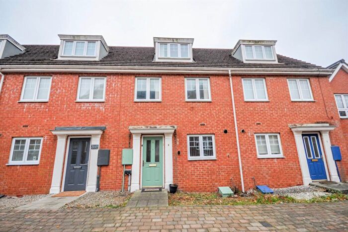 3 Bedroom Town House For Sale In Dowding Lane, Newcastle Upon Tyne, NE3