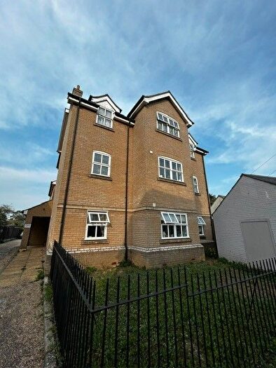 2 Bedroom Flat To Rent In Alexandra Road, Colchester, CO3