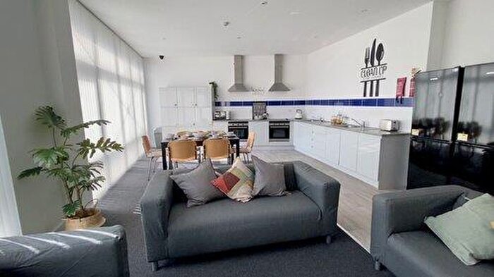 8 Bedroom Apartment To Rent In Kinterbury Street, Plymouth, PL1