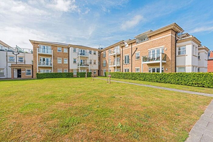 1 Bedroom Flat To Rent In Dyas Road, Sunbury On Thames, TW16