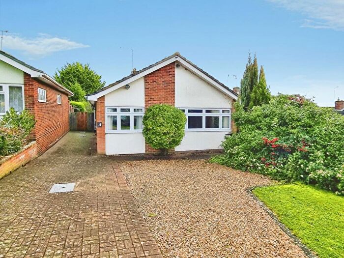 4 Bedroom Bungalow For Sale In High Street, Gravenhurst, Bedfordshire, MK45
