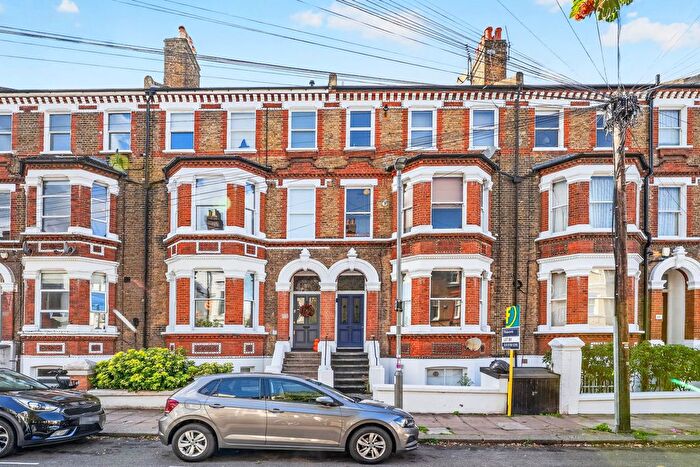 2 Bedroom Flat For Sale In Schubert Road, East Putney, SW15