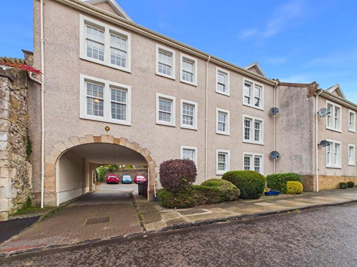 2 Bedroom Flat For Sale In Broomgate Court, Lanark, ML11