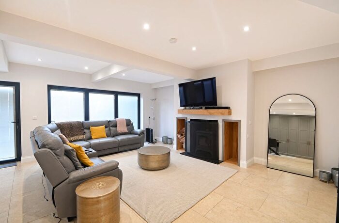 4 Bedroom Detached House To Rent In Ferry Avenue, Staines-Upon-Thames, TW18