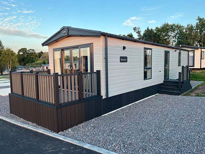 2 Bedroom Park Home For Sale In Riverside Park, Pavenham, MK43