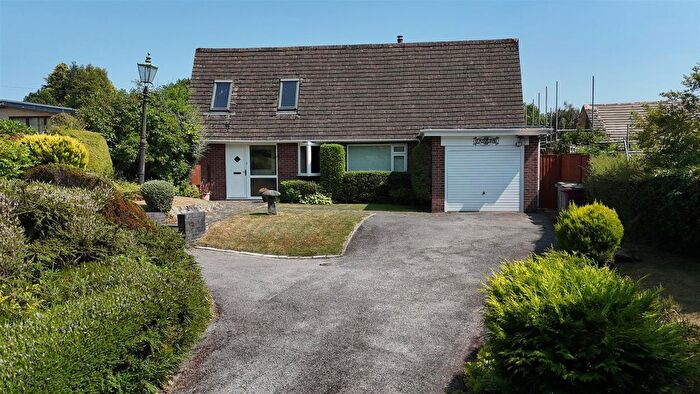 2 Bedroom Detached Bungalow For Sale In Millthorpe Lane, Holmesfield, Dronfield, S18